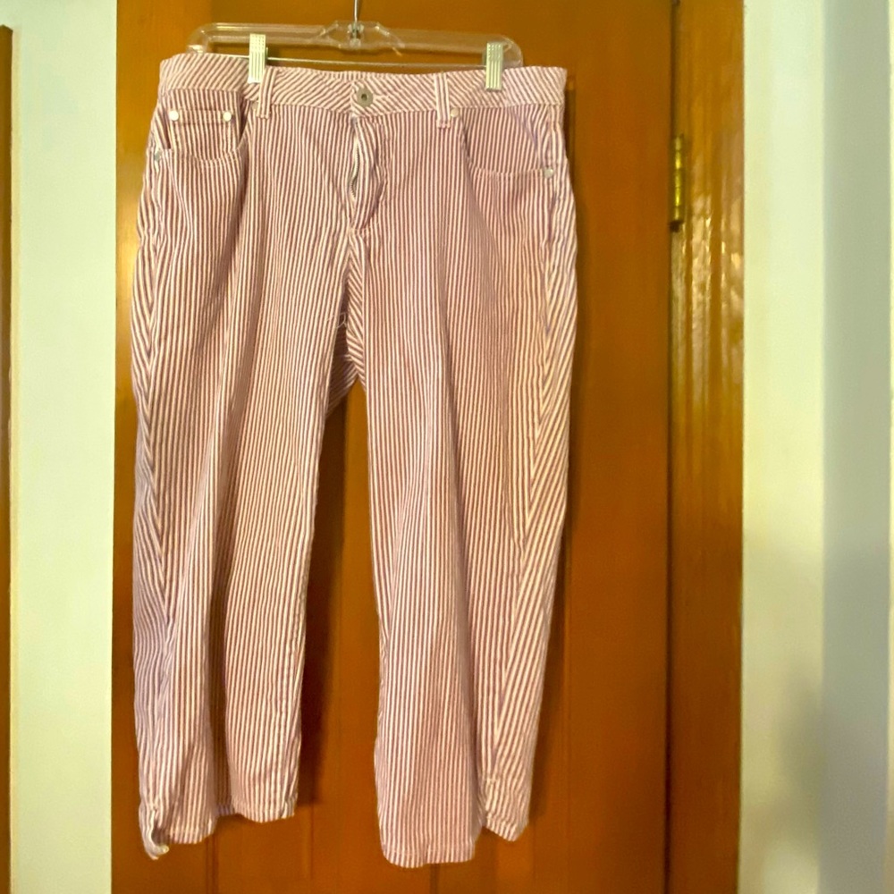 Women’s denim capris